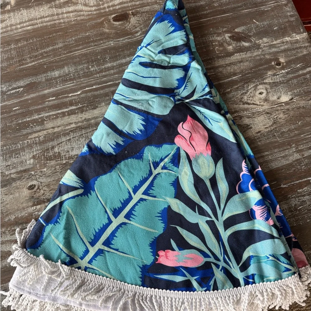 Round Beach Towel with Fringe Edges